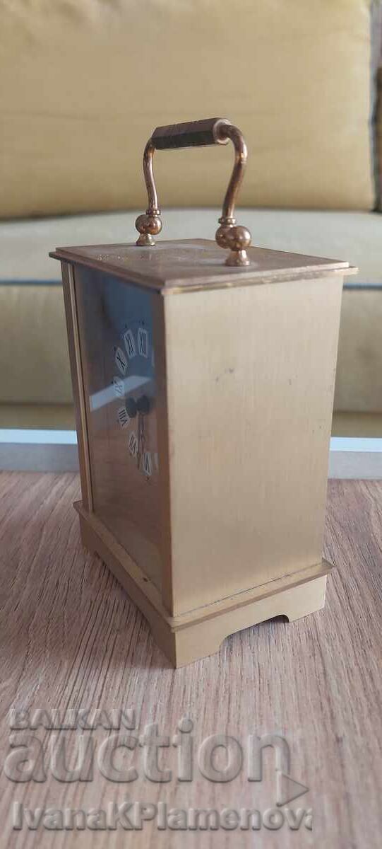 Παράδοση Ρολόι από ορείχαλκο χαλαζία