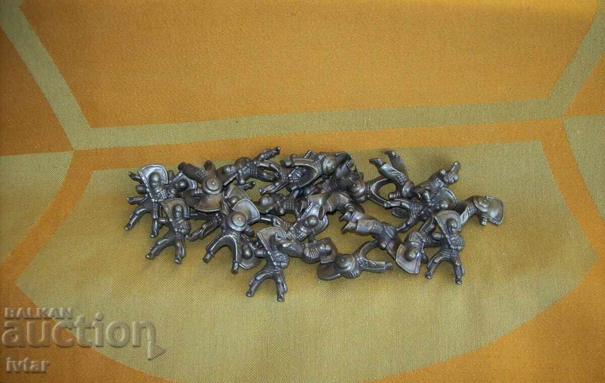 Lot of metal figurines, soldiers Lot of metal figurines, soldiers