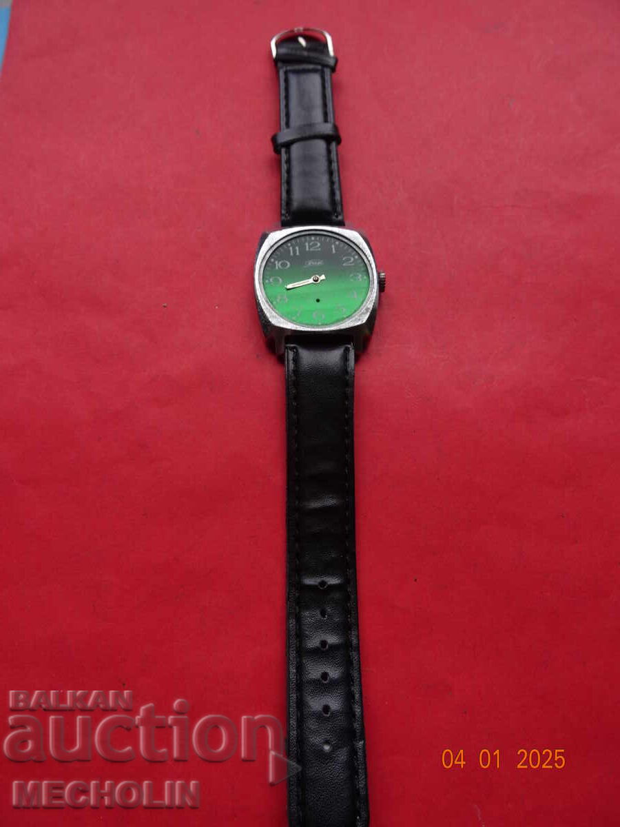 Auction OLD RUSSIAN COLLECTIBLE WATCH VICTORY WINTER Auction OLD RUSSIAN COLLECTIBLE WATCH VICTORY WINTER