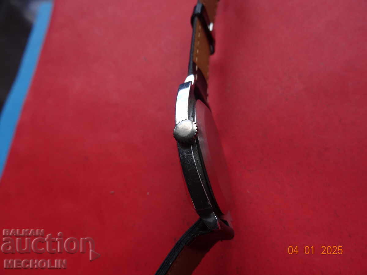 Delivery of OLD RUSSIAN COLLECTIBLE WATCH VICTORY WINTER Delivery of OLD RUSSIAN COLLECTIBLE WATCH VICTORY WINTER