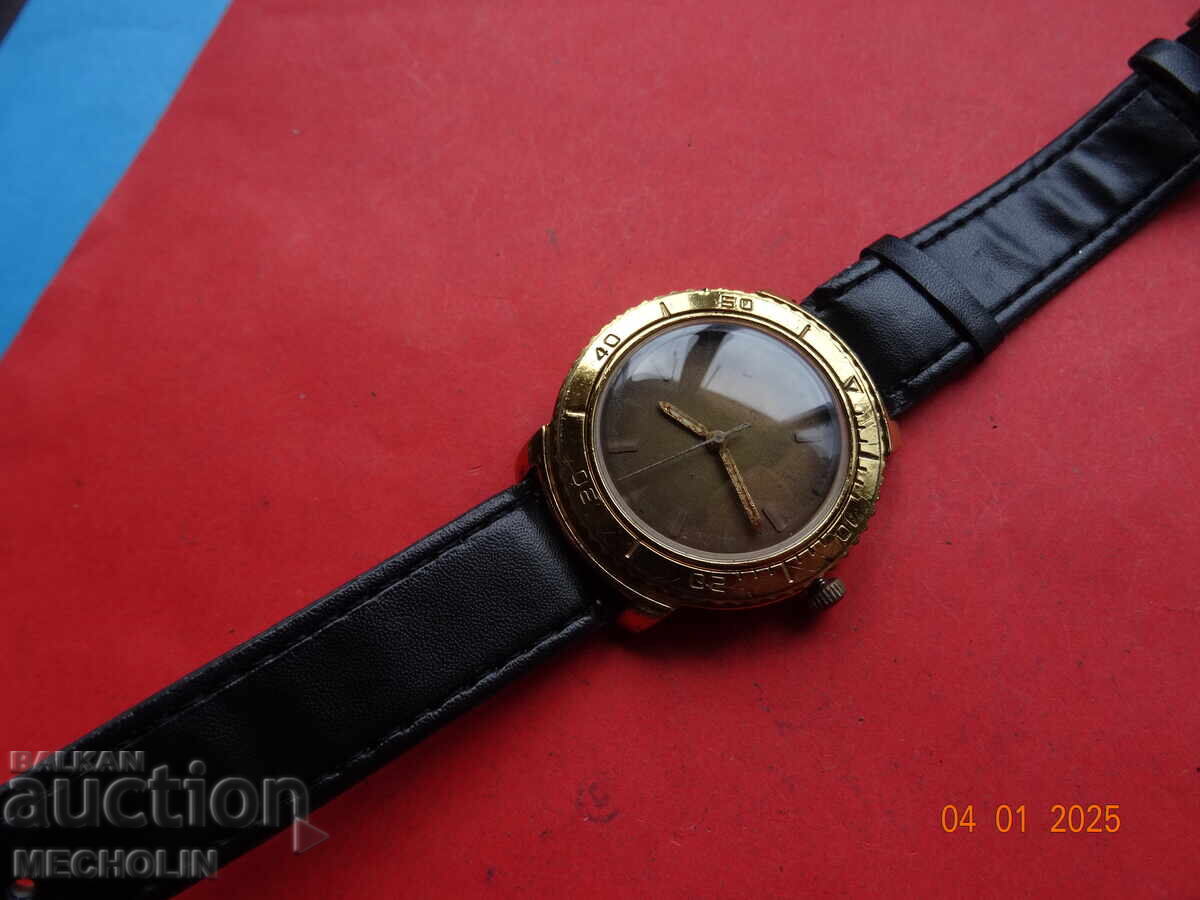 OLD RUSSIAN COLLECTIBLE CARDI VOSTOK COMMANDER WATCH with price 55.00 BGN | € 28.12 OLD RUSSIAN COLLECTIBLE CARDI VOSTOK COMMANDER WATCH with price 55.00 BGN | € 28.12