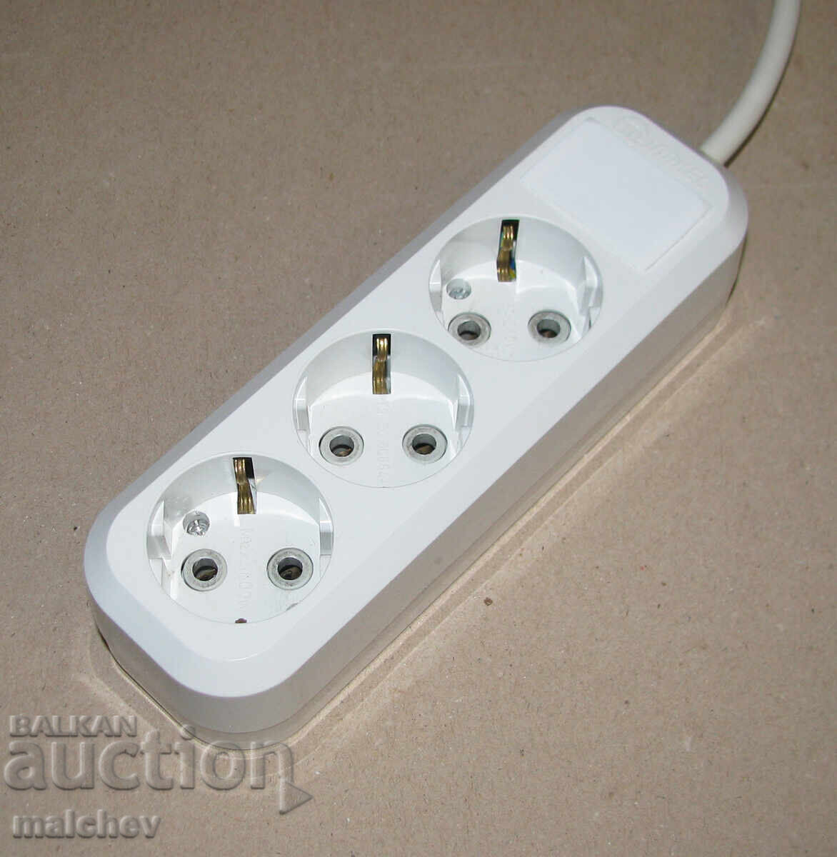 Extension cord 2.85 m, three-way power strip with key removed, excellent with price 5.00 BGN | € 2.56 Extension cord 2.85 m, three-way power strip with key removed, excellent with price 5.00 BGN | € 2.56