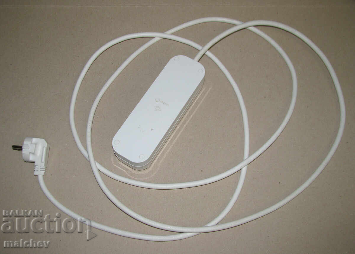 Delivery of Extension cord 2.85 m, three-way power strip with key removed, excellent Delivery of Extension cord 2.85 m, three-way power strip with key removed, excellent