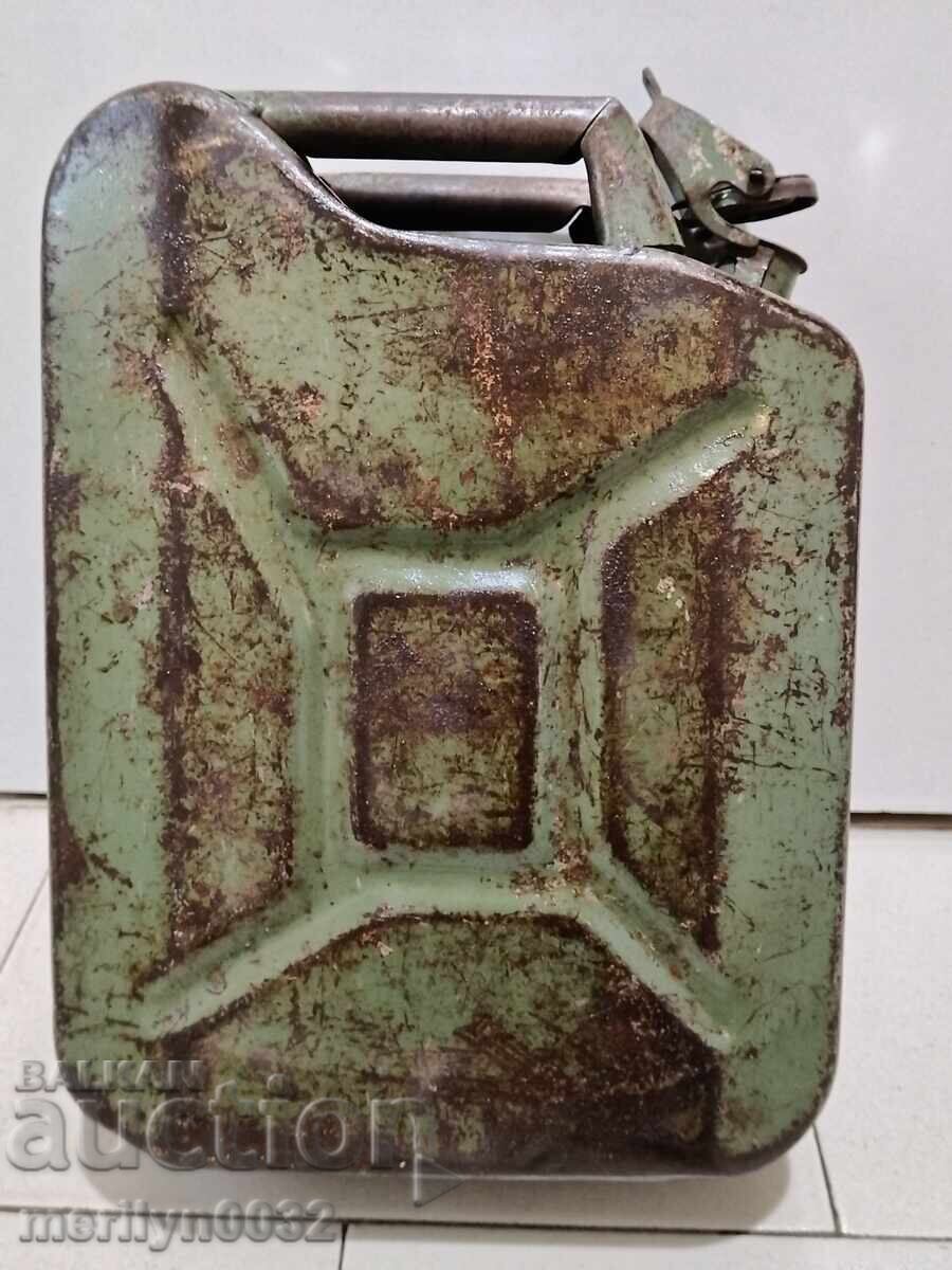 German 5 liter can of motorcycle oil BMW DKW Wehrmacht with price 59.00 BGN | € 30.17 German 5 liter can of motorcycle oil BMW DKW Wehrmacht with price 59.00 BGN | € 30.17