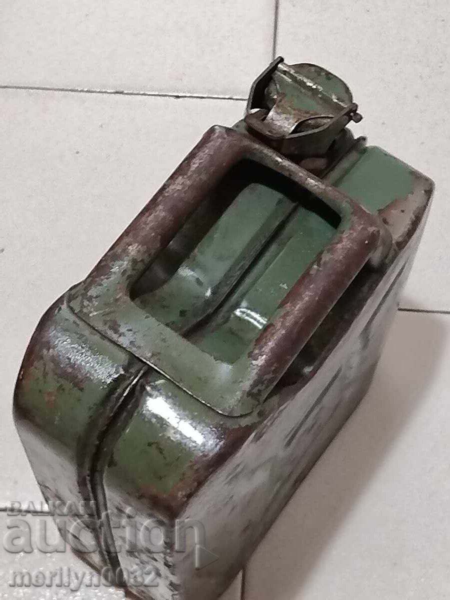 Auction German 5 liter can of motorcycle oil BMW DKW Wehrmacht Auction German 5 liter can of motorcycle oil BMW DKW Wehrmacht