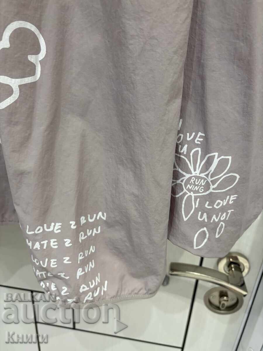 Auction Nike Running Top - size XL Auction Nike Running Top - size XL