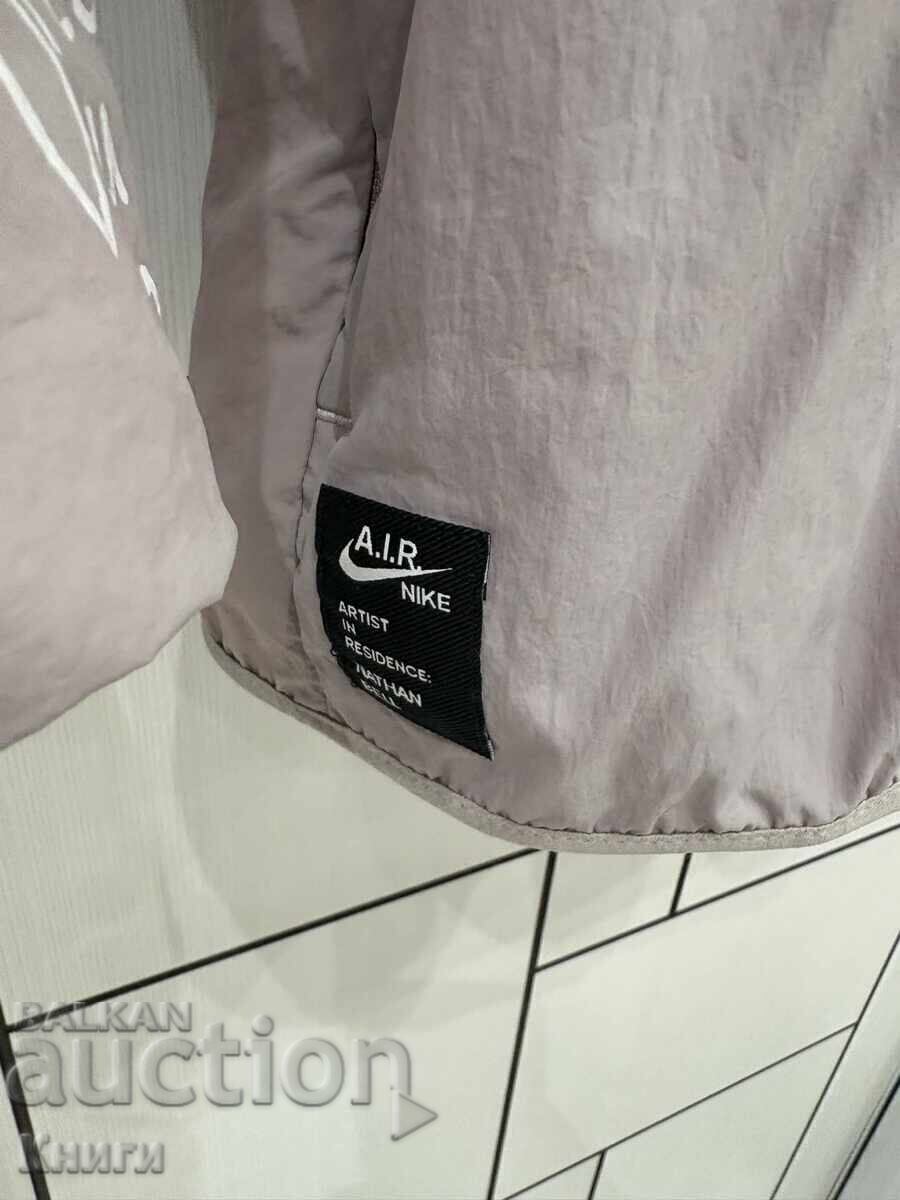 Delivery of Nike Running Top - size XL Delivery of Nike Running Top - size XL