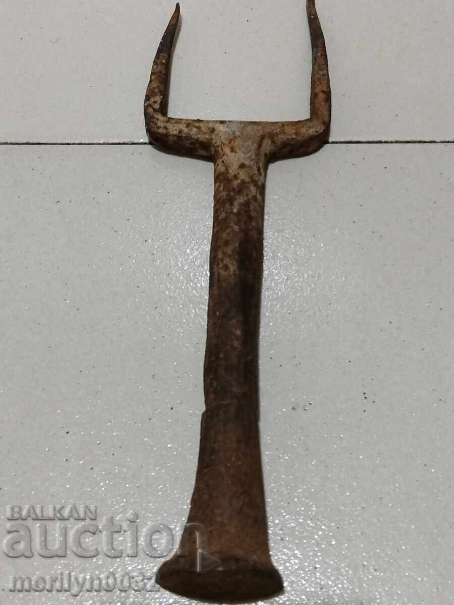 Old hand-forged anvil for hair straightening - 5 Old hand-forged anvil for hair straightening - 5