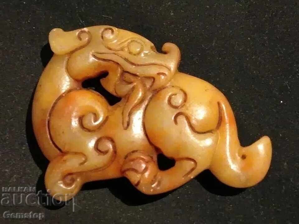 146.30 pcs natural jade amulet dragon