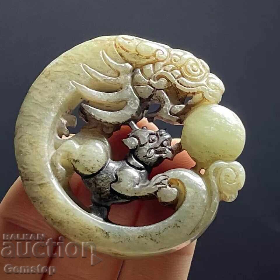 216.65 pcs natural jade dragon amulet with price 89.90 BGN | € 45.97