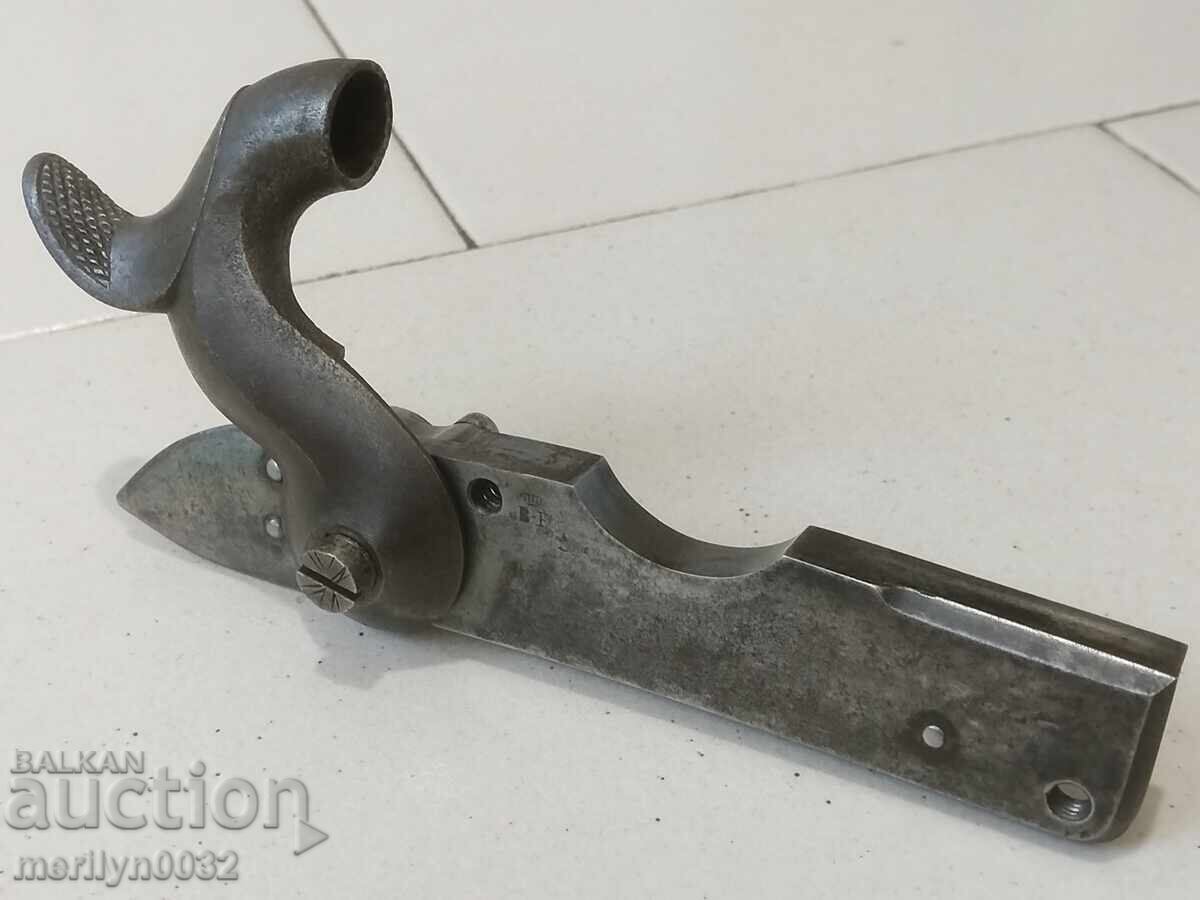 Auction Percussion firing mechanism from a rifle, mid-19th century Auction Percussion firing mechanism from a rifle, mid-19th century