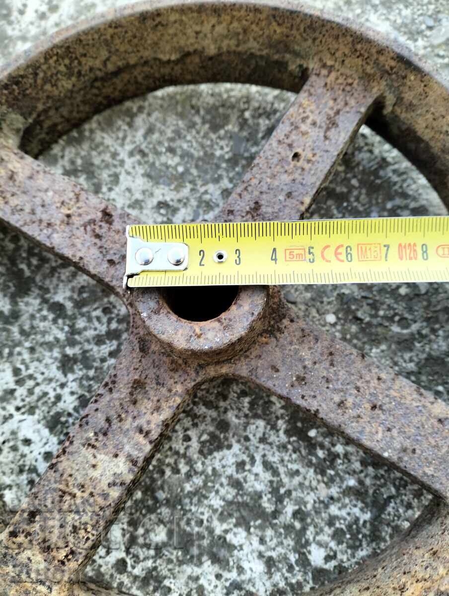 Delivery of Old iron wheel Delivery of Old iron wheel