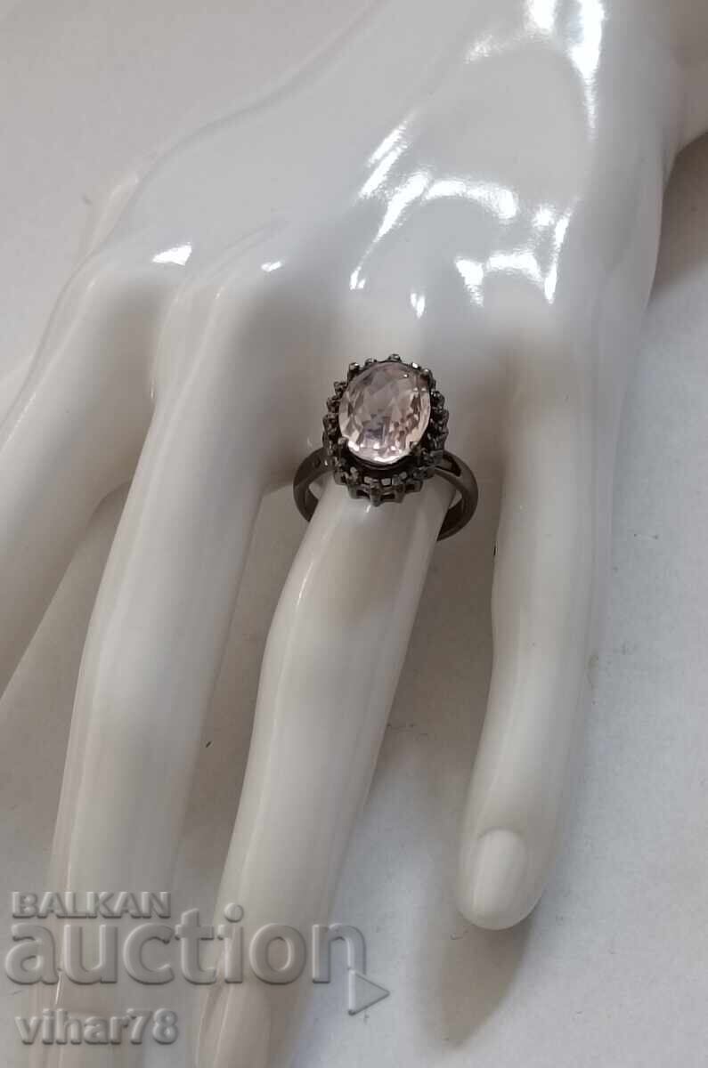 Delivery of silver ring with aquamarine and surrounded by a scale of diamonds Delivery of silver ring with aquamarine and surrounded by a scale of diamonds