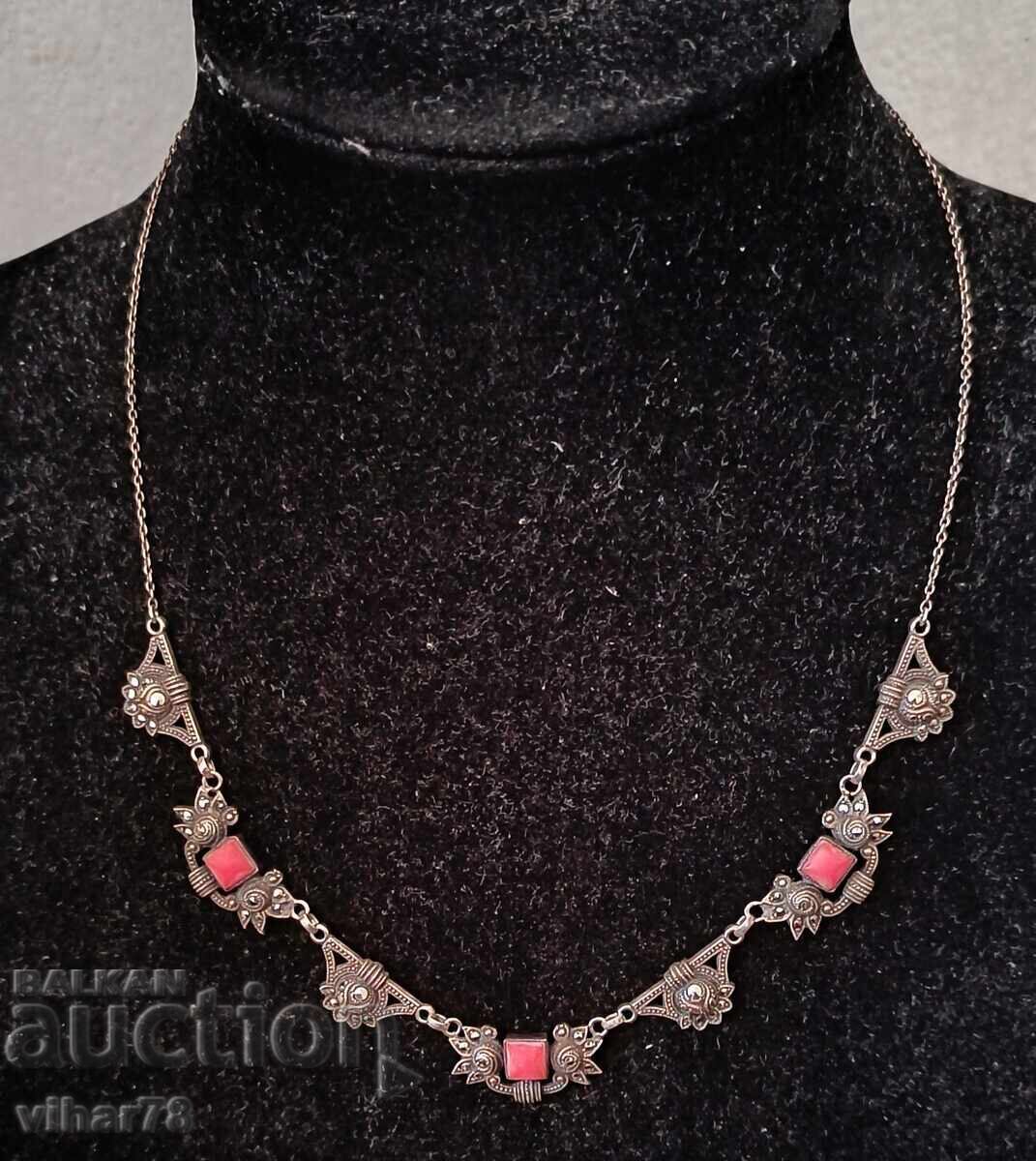 Colier din argint vechi cu coral si marcasite