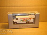 HERPA H0 1/87 MERCRDEC BENZ 711 TRUCK MODEL TROLLEY BUS