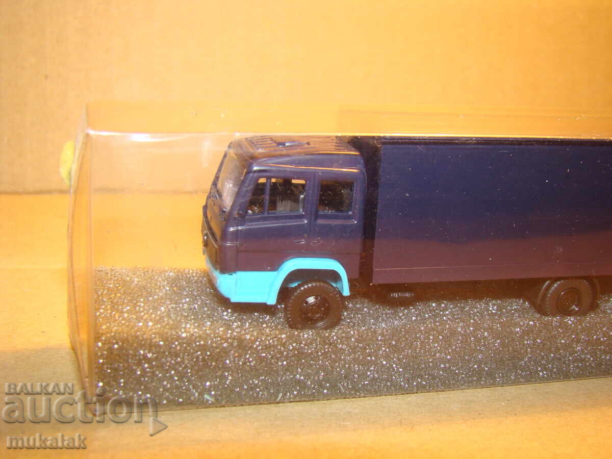 Auction PRALINE H0 1/87 MERCEDES BENZ 1320 TRUCK MODEL TROLLEY Auction PRALINE H0 1/87 MERCEDES BENZ 1320 TRUCK MODEL TROLLEY