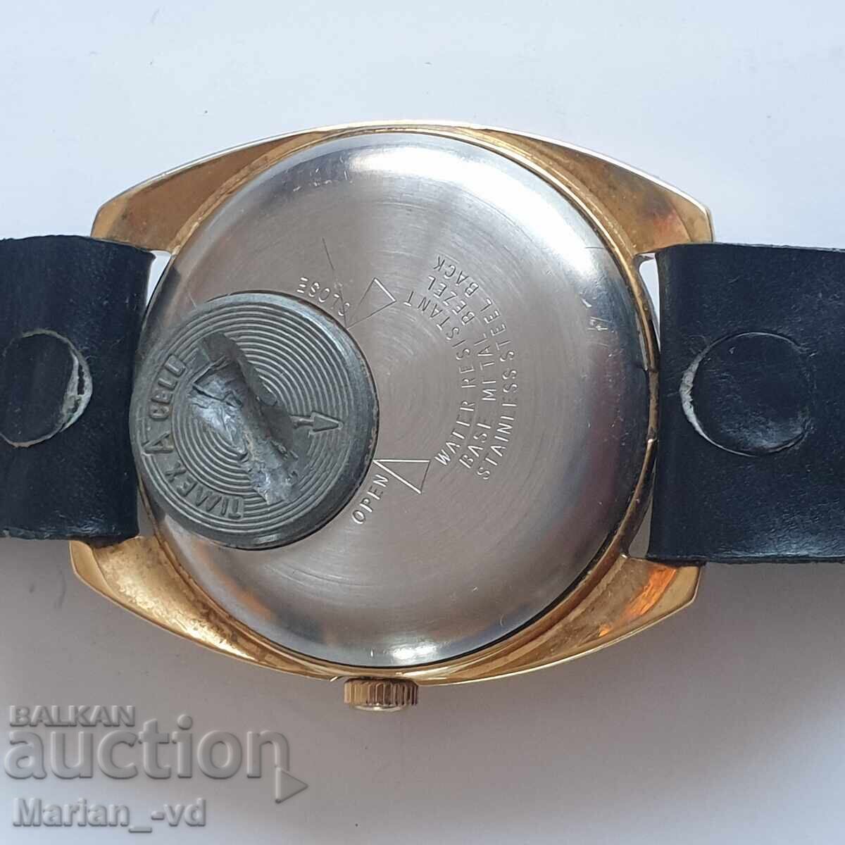 Παράδοση Ανδρικό επιχρυσωμένο ρολόι χαλαζία TIMEX Q