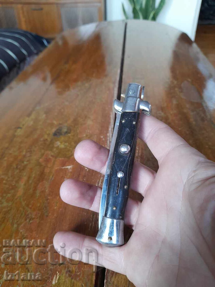 Old automatic knife with price 37.00 BGN | € 18.92