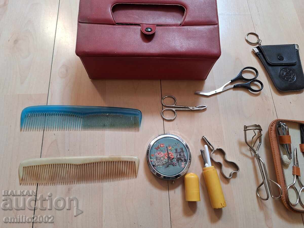 Retro women's accessories with price 9.00 BGN | € 4.60 Retro women's accessories with price 9.00 BGN | € 4.60