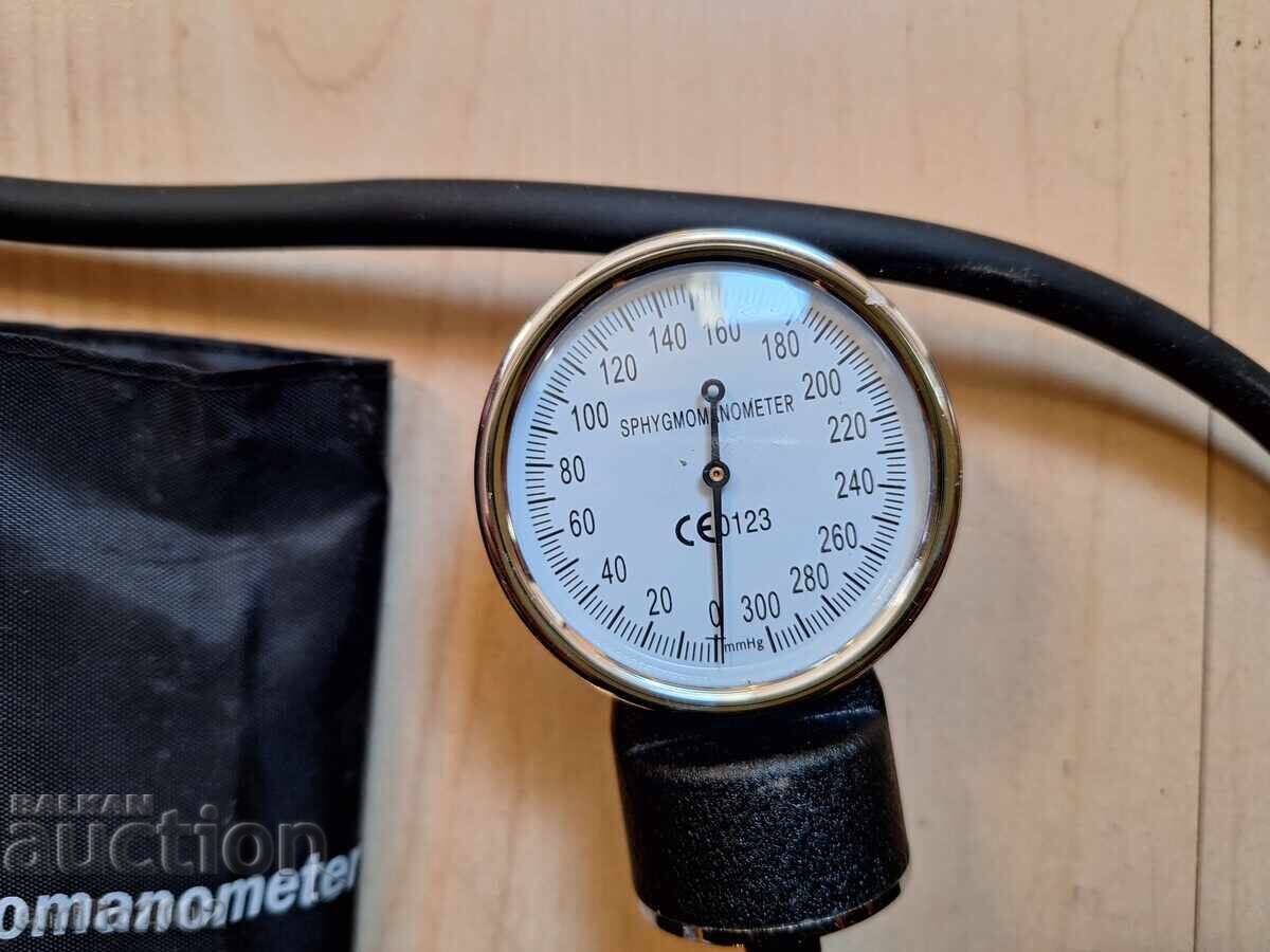 Συσκευή μέτρησης αρτηριακής πίεσης με τιμή 9.00 BGN | € 4.60