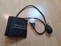 Blood pressure measuring device