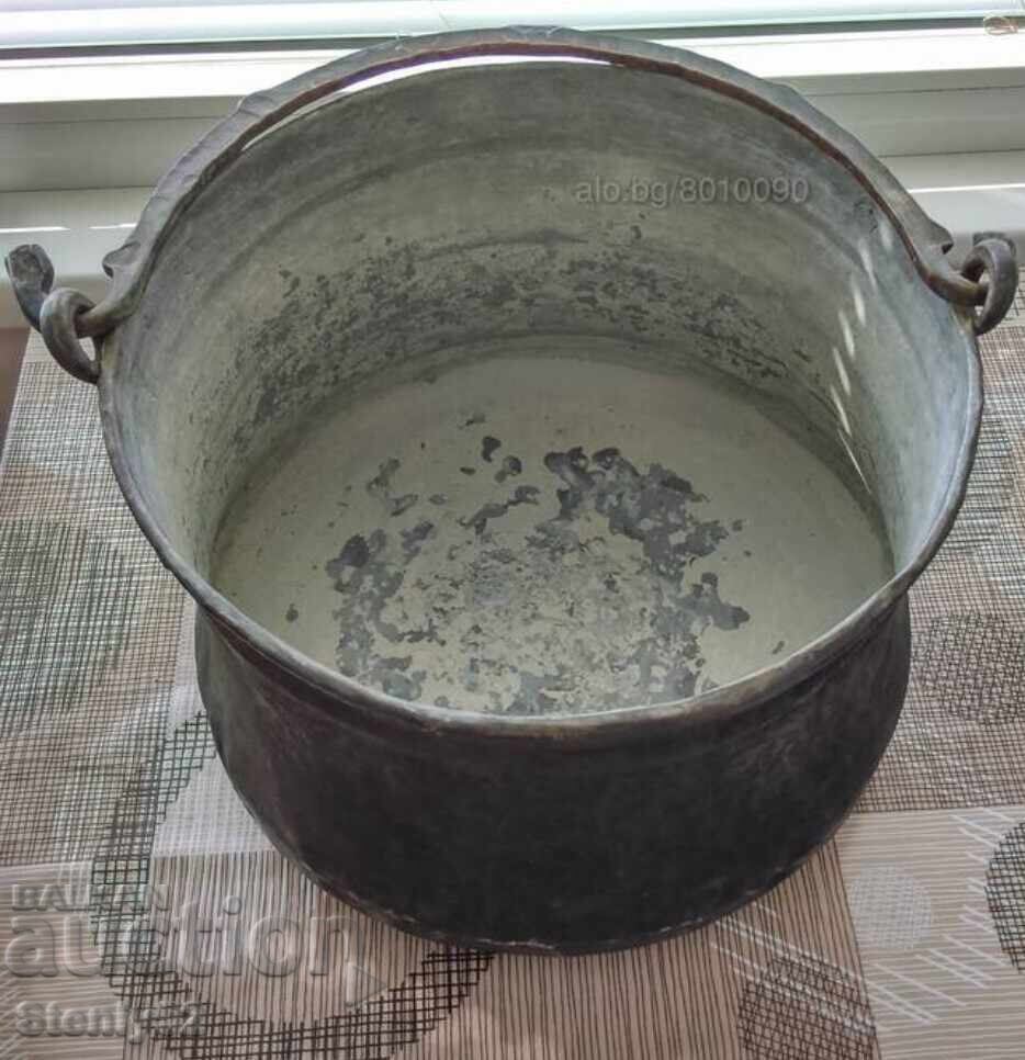 Cazan vechi din cupru-capacitate 10-12 l.