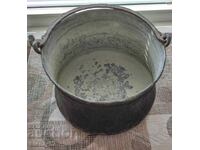 Παλιός χάλκινος λέβητας- χωρητικότητας 10-12 λίτρων.