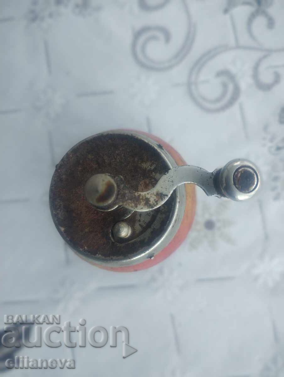 Retro mill with price 15.00 BGN | € 7.67 Retro mill with price 15.00 BGN | € 7.67