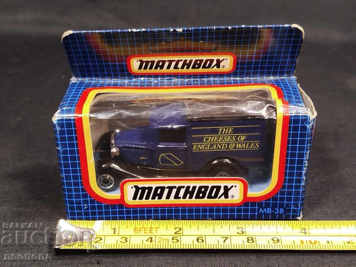 OLD METAL MATCHBOX FORD A CAR IN UNOPENED BOX - 5 OLD METAL MATCHBOX FORD A CAR IN UNOPENED BOX - 5