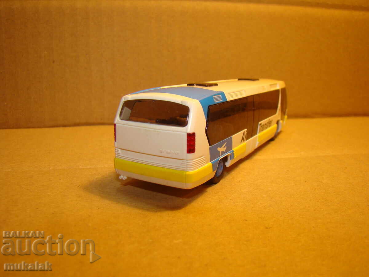 Delivery of RIETZE H0 1/87 NEOPLAN MODEL TROLLEY BUS Delivery of RIETZE H0 1/87 NEOPLAN MODEL TROLLEY BUS