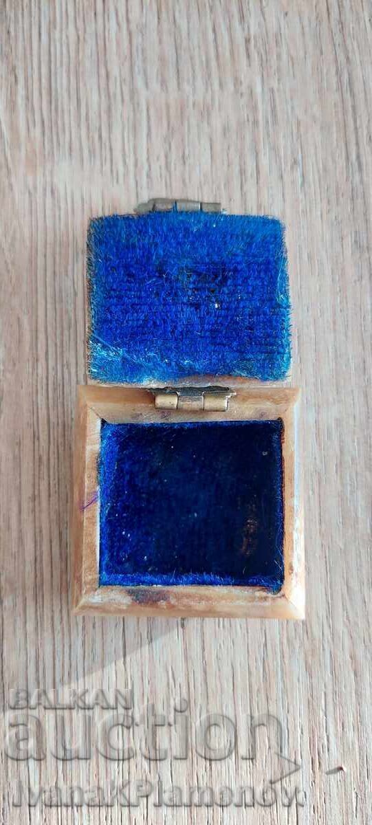 Bone box for collectors - 5 Bone box for collectors - 5