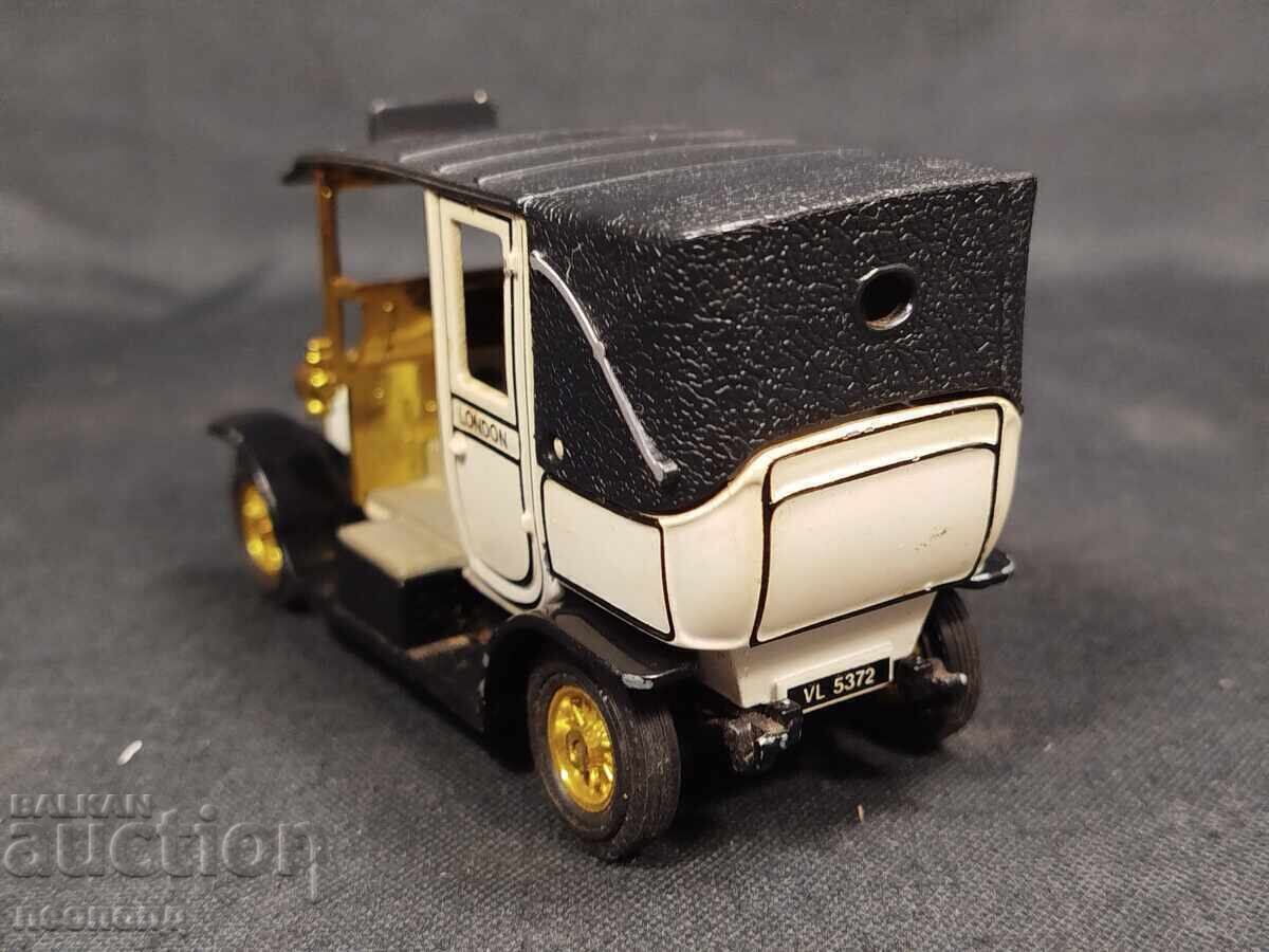 Auction OLD RETRO METAL TROLLEY UNIC TAXI MATCHBOX MOY CHINA Auction OLD RETRO METAL TROLLEY UNIC TAXI MATCHBOX MOY CHINA