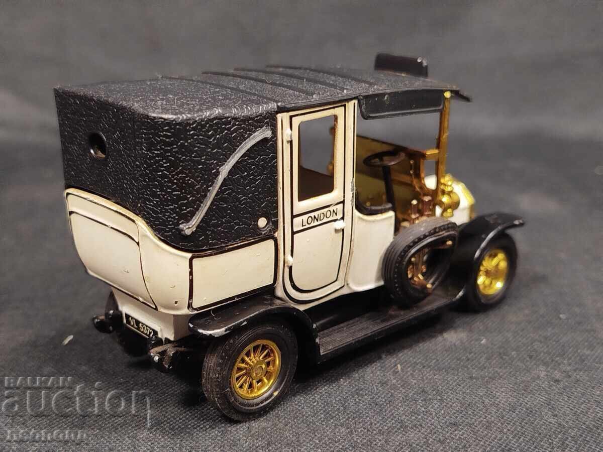 Delivery of OLD RETRO METAL TROLLEY UNIC TAXI MATCHBOX MOY CHINA Delivery of OLD RETRO METAL TROLLEY UNIC TAXI MATCHBOX MOY CHINA