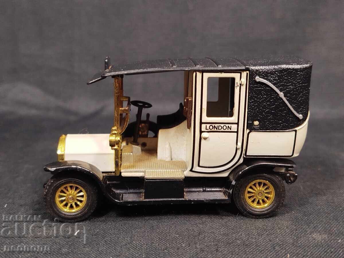 OLD RETRO METAL TROLLEY UNIC TAXI MATCHBOX MOY CHINA OLD RETRO METAL TROLLEY UNIC TAXI MATCHBOX MOY CHINA