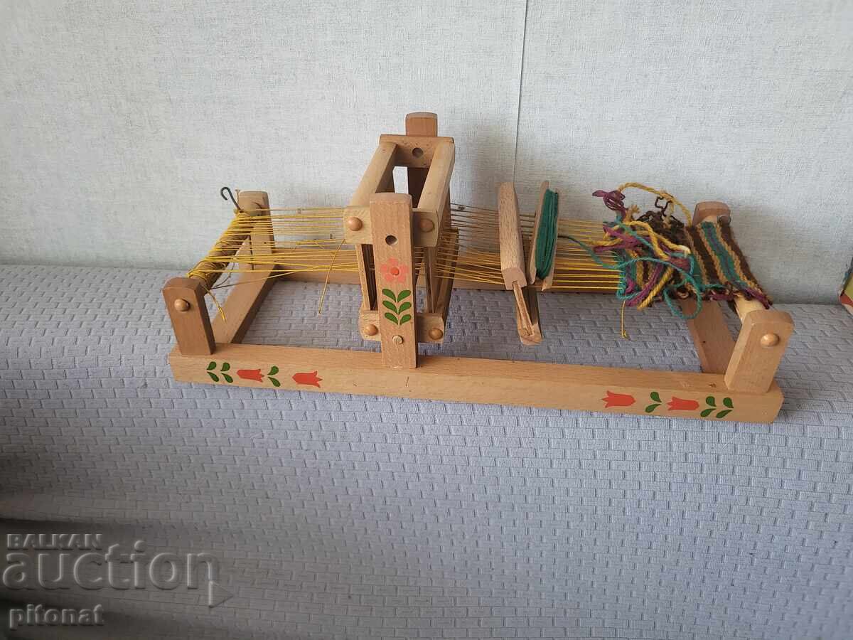 Collectible children's loom made of soca with price 45.00 BGN | € 23.01 Collectible children's loom made of soca with price 45.00 BGN | € 23.01