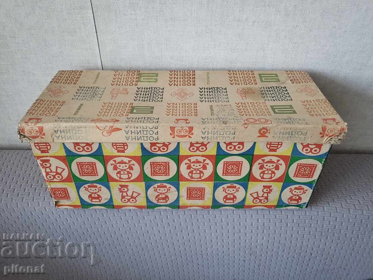 Delivery of Collectible children's loom made of soca Delivery of Collectible children's loom made of soca