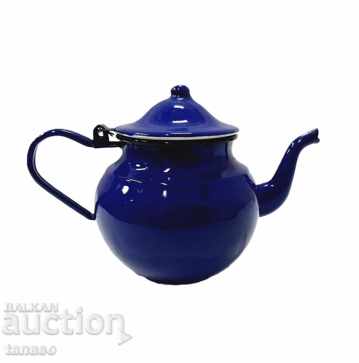 Auction Old enamel teapot with lid (14.1) Auction Old enamel teapot with lid (14.1)