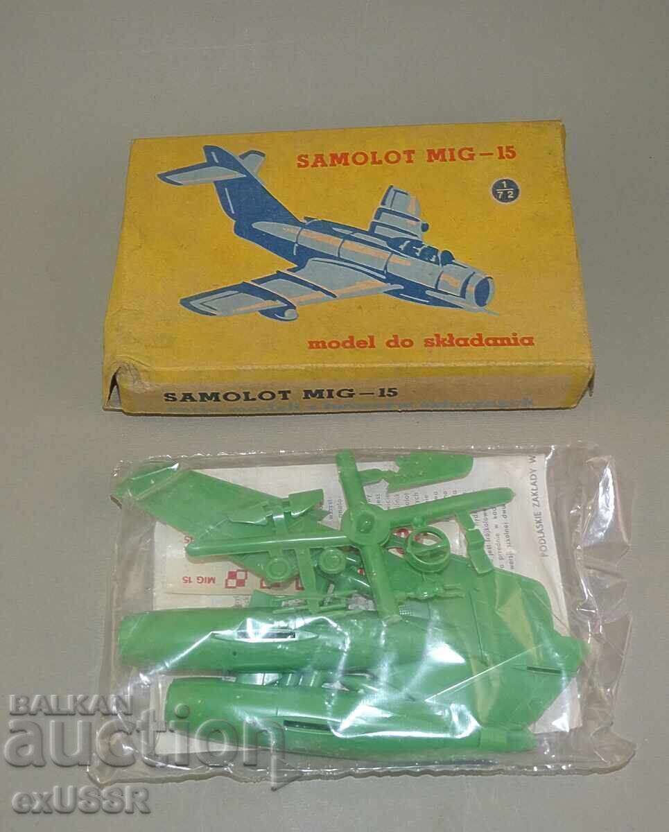Assembly model aircraft POLAND MiG 15 1/72 Assembly model aircraft POLAND MiG 15 1/72