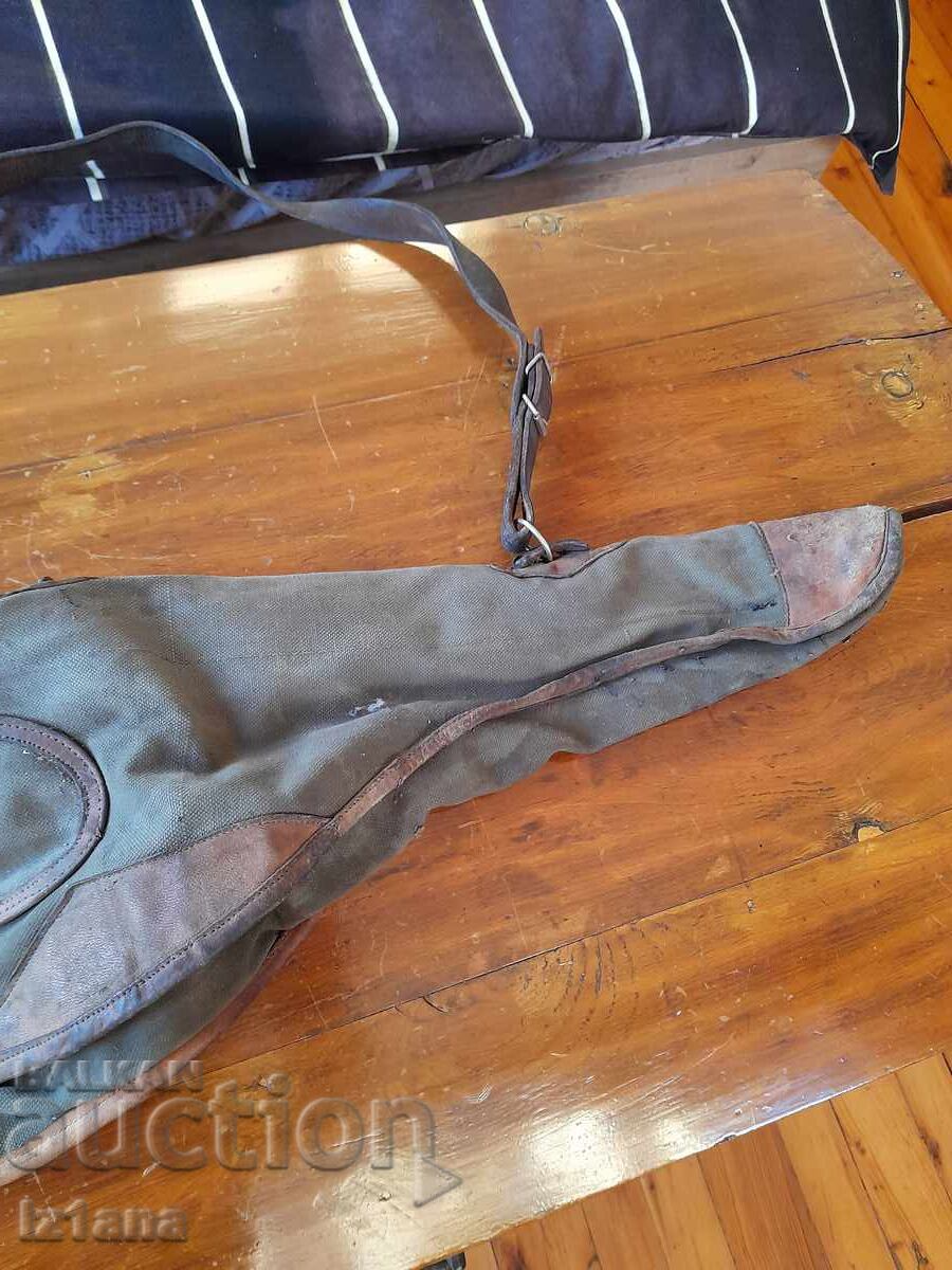 Auction  Old rifle case