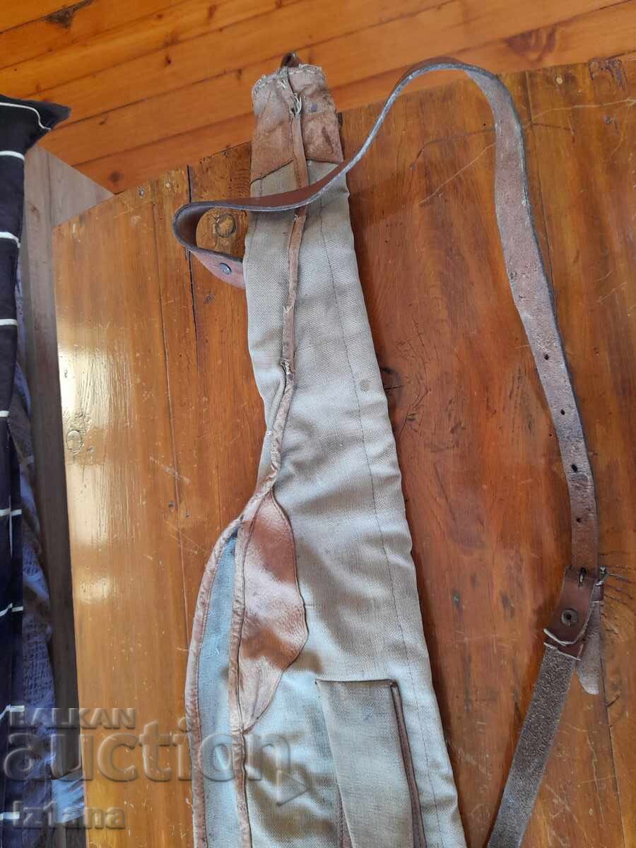 Auction  Old rifle case