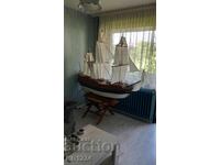 Model of sailing ship Le Phenix