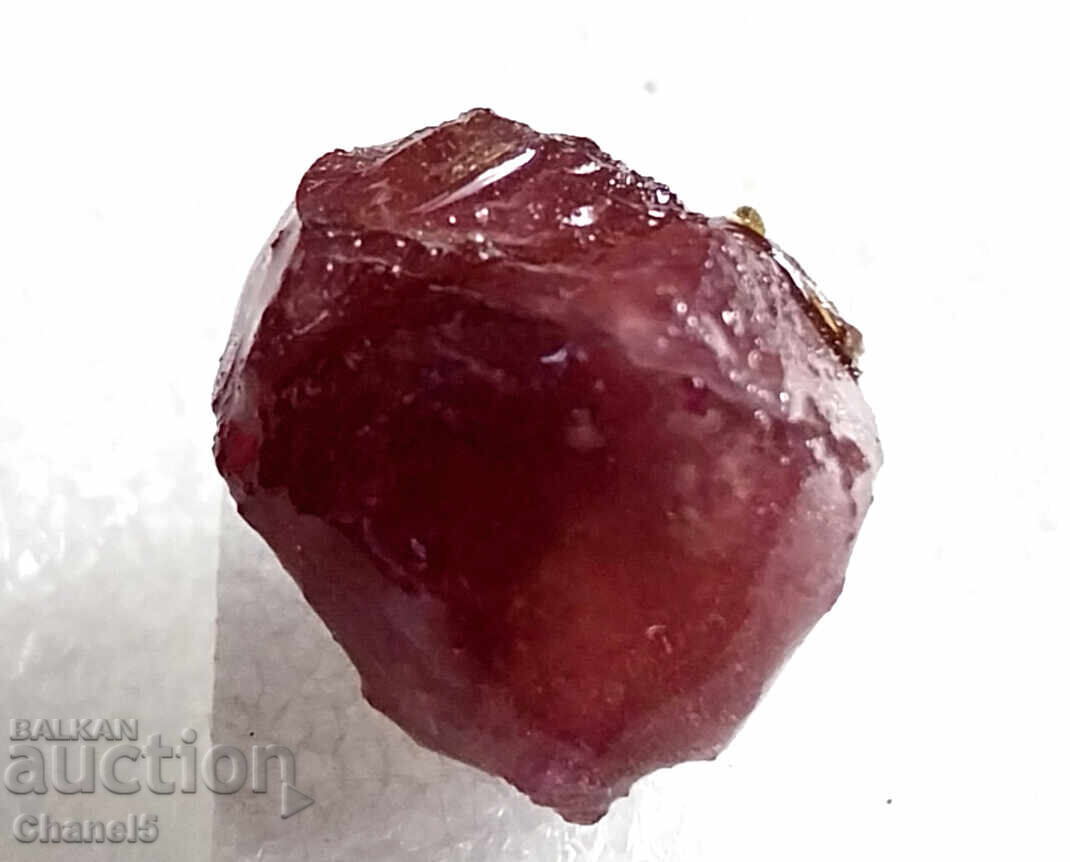 NATURAL RAW RUBY - 38.40 ct (665) with price 29.90 BGN | € 15.29 NATURAL RAW RUBY - 38.40 ct (665) with price 29.90 BGN | € 15.29