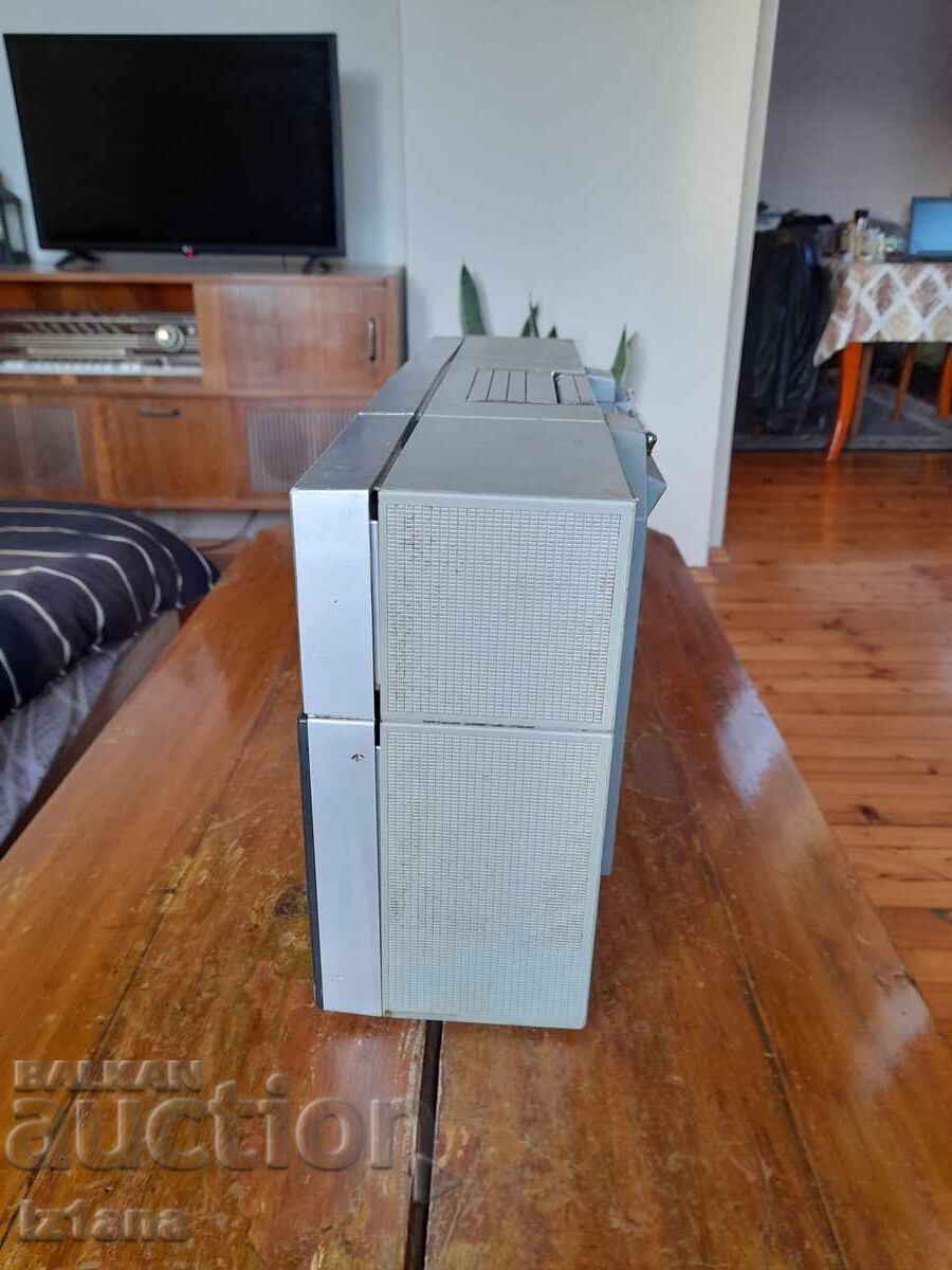 Old Sanyo radio cassette player with price 110.00 BGN | € 56.24 Old Sanyo radio cassette player with price 110.00 BGN | € 56.24