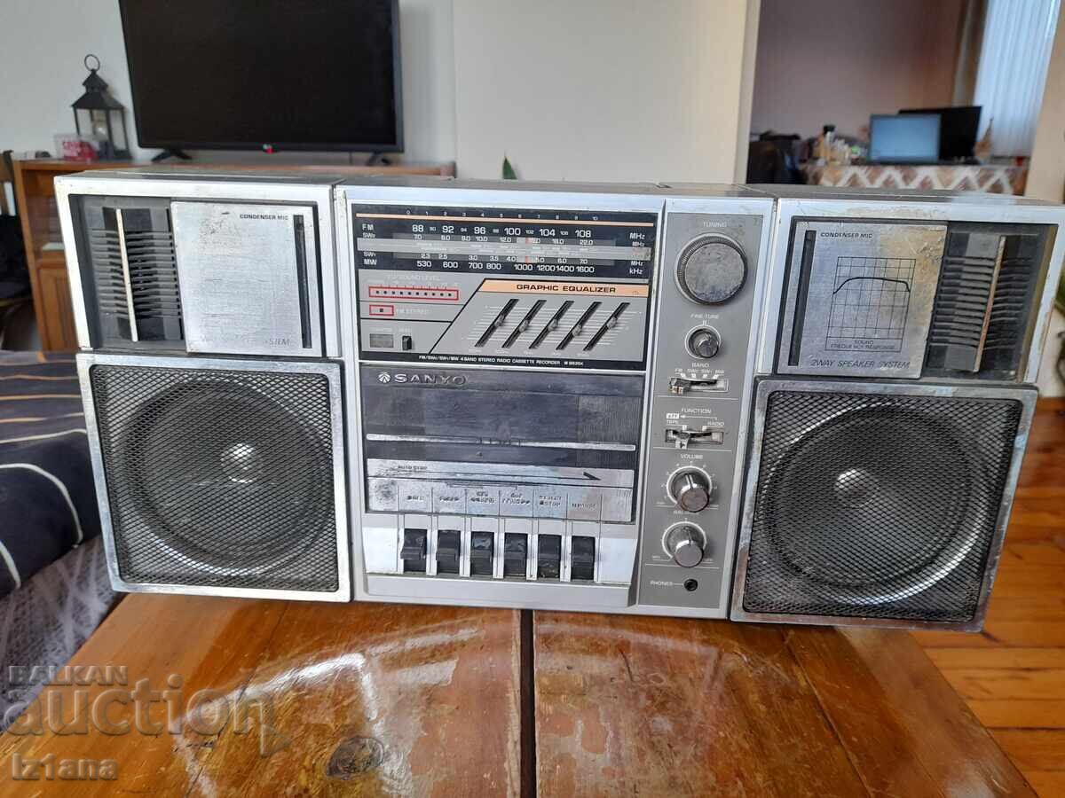 Old Sanyo radio cassette player