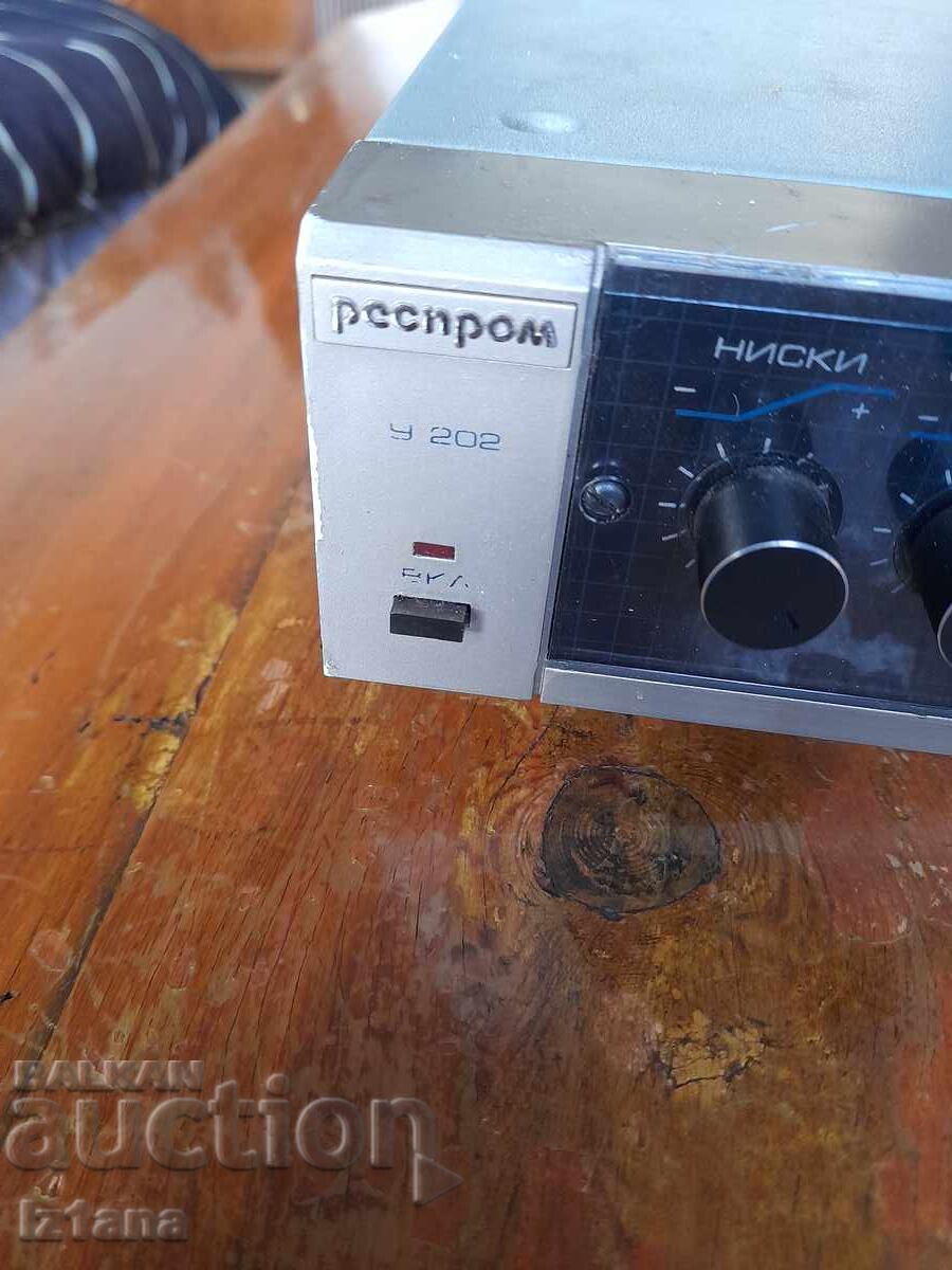 Old Amplifier Resprom U 202 with price 160.00 BGN | € 81.81 Old Amplifier Resprom U 202 with price 160.00 BGN | € 81.81