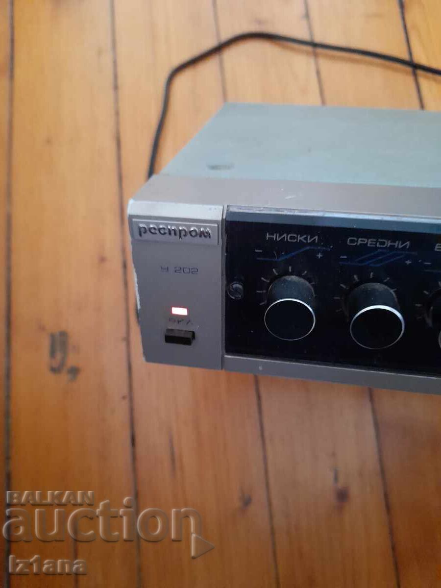 Old Amplifier Resprom U 202 - 7 Old Amplifier Resprom U 202 - 7