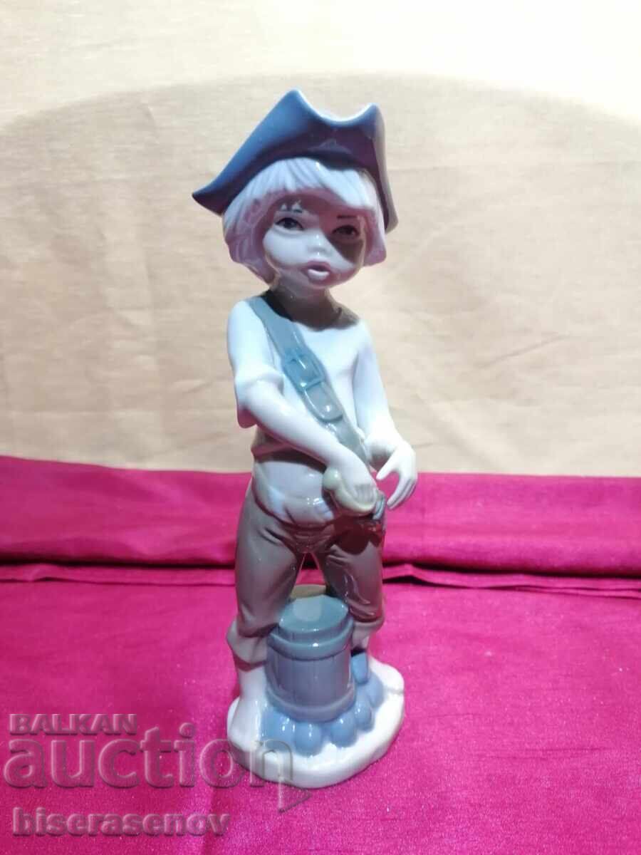 CASADES Spanish porcelain figure