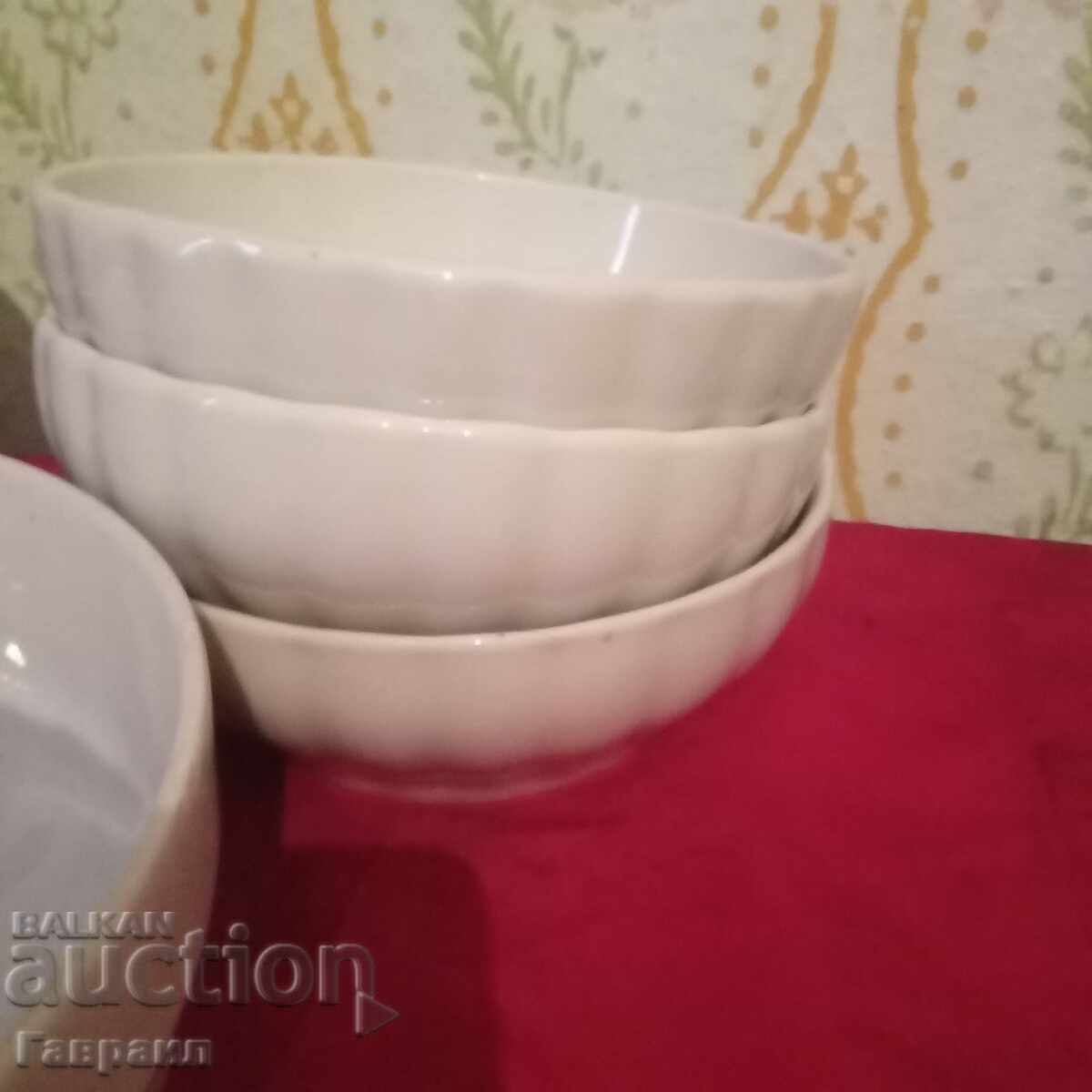 Lot of Bulgarian porcelain with price 15.00 BGN | € 7.67 Lot of Bulgarian porcelain with price 15.00 BGN | € 7.67