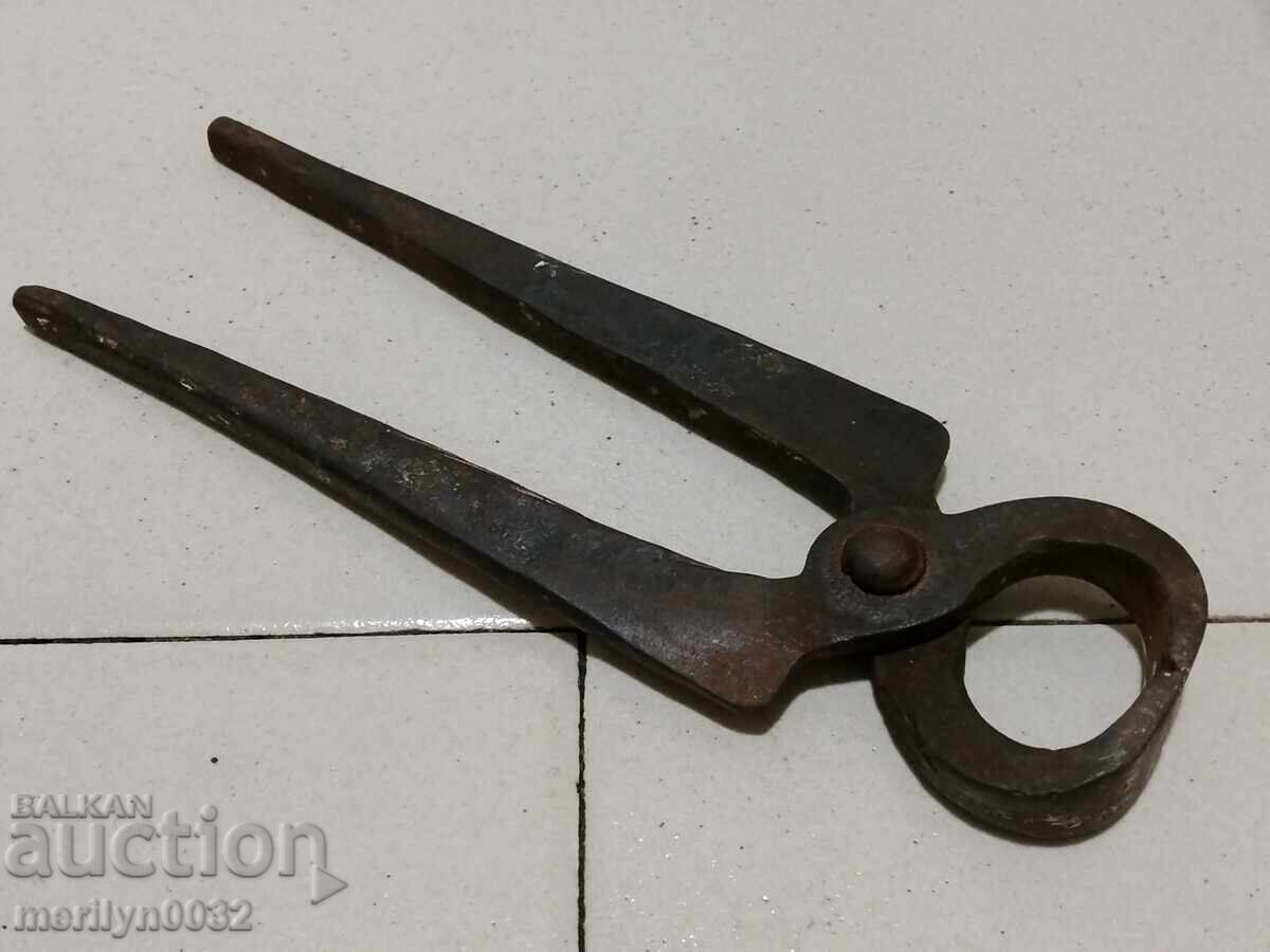 Delivery of Old wrought iron pliers