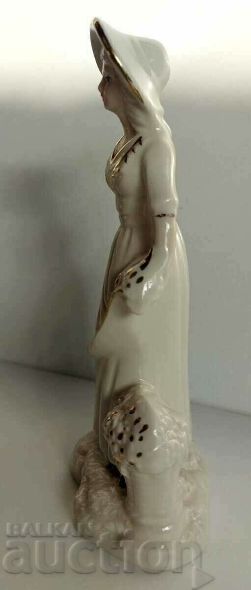 Delivery of . PORCELAIN FIGURE STATUETTE WOMAN WITHOUT REMARKS HEALTH Delivery of . PORCELAIN FIGURE STATUETTE WOMAN WITHOUT REMARKS HEALTH